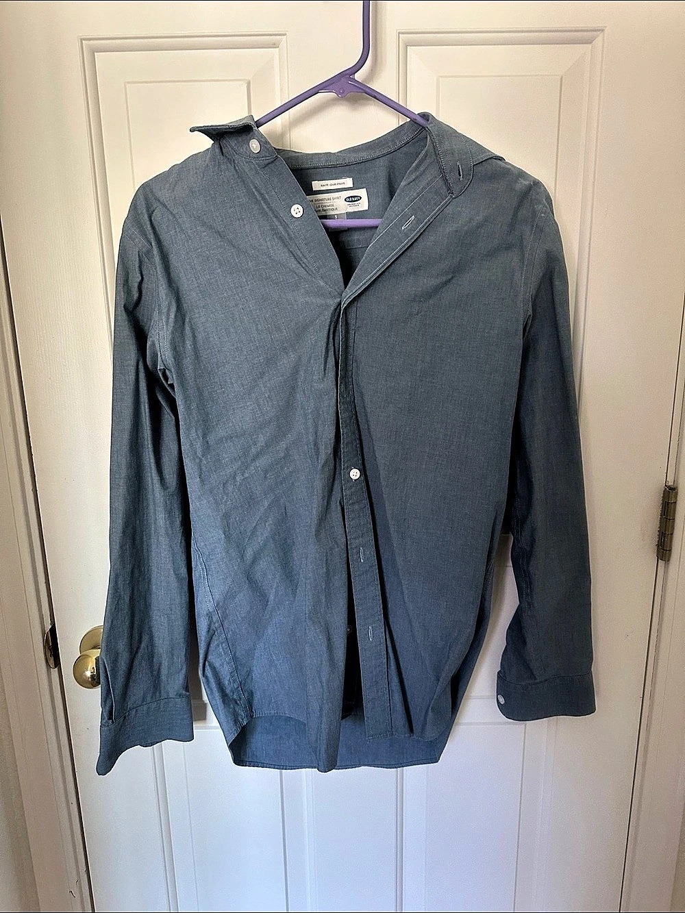 Old Navy The Signature Shirt Slim Fit Chambray Button Down Blue Small